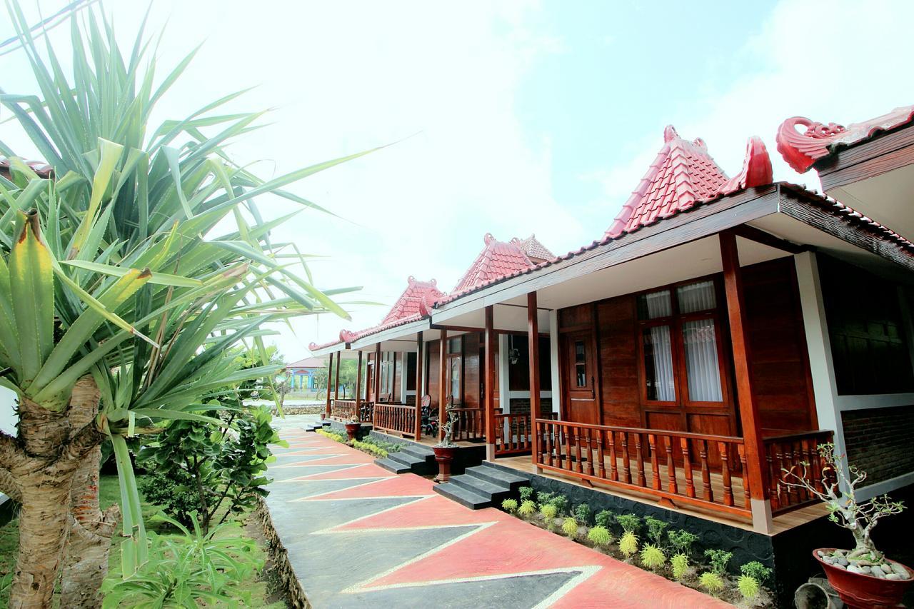 Hotel The Royal Joglo Tepus Exterior foto